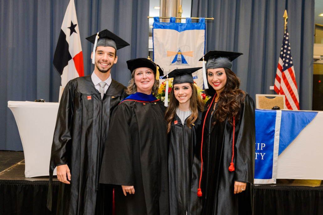 Maestrias en Panamá: Graduación de egresados de la Maestría MBA de FIU (Florida International University) en QLU - University of Louisville Panamá