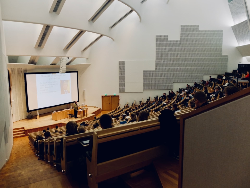 carreras universitarias mejor pagadas