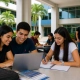 Estudiantes en una universidad en Panamá durante clase presencial