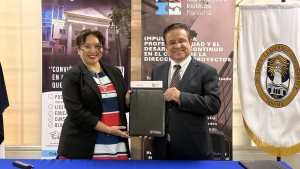 Quality Leadership University y PMI Capítulo Panamá refuerzan una alianza de más de 20 años para impulsar la gestión de proyectos 1 Representantes de QLU y PMI Capítulo Panamá durante la firma de convenio